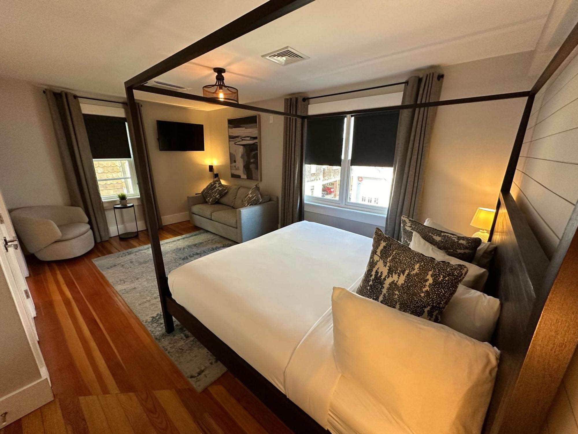 Entire Modern 7 Unit 7 Bath Boutique Inn 뉴포트 외부 사진