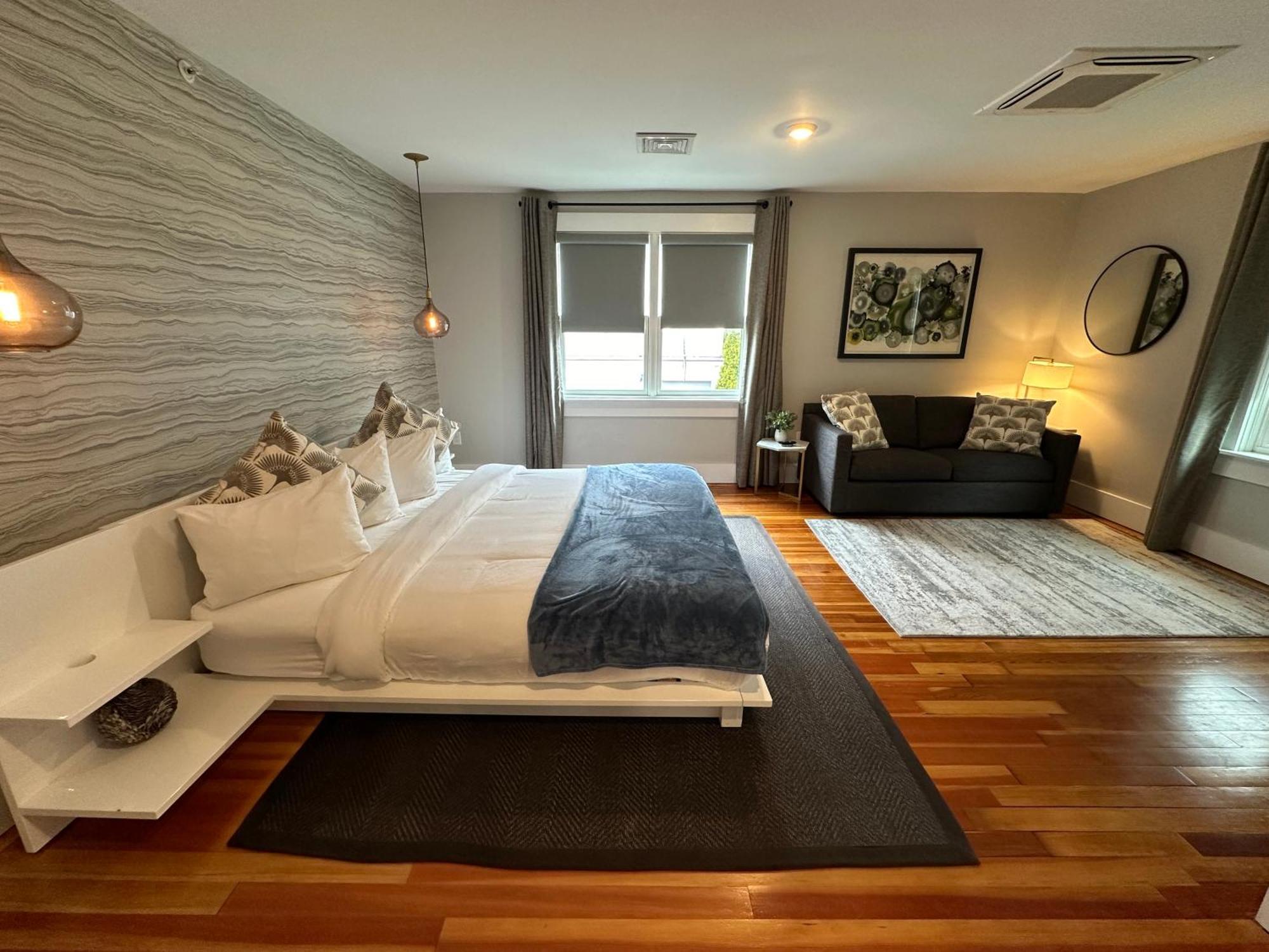 Entire Modern 7 Unit 7 Bath Boutique Inn 뉴포트 외부 사진