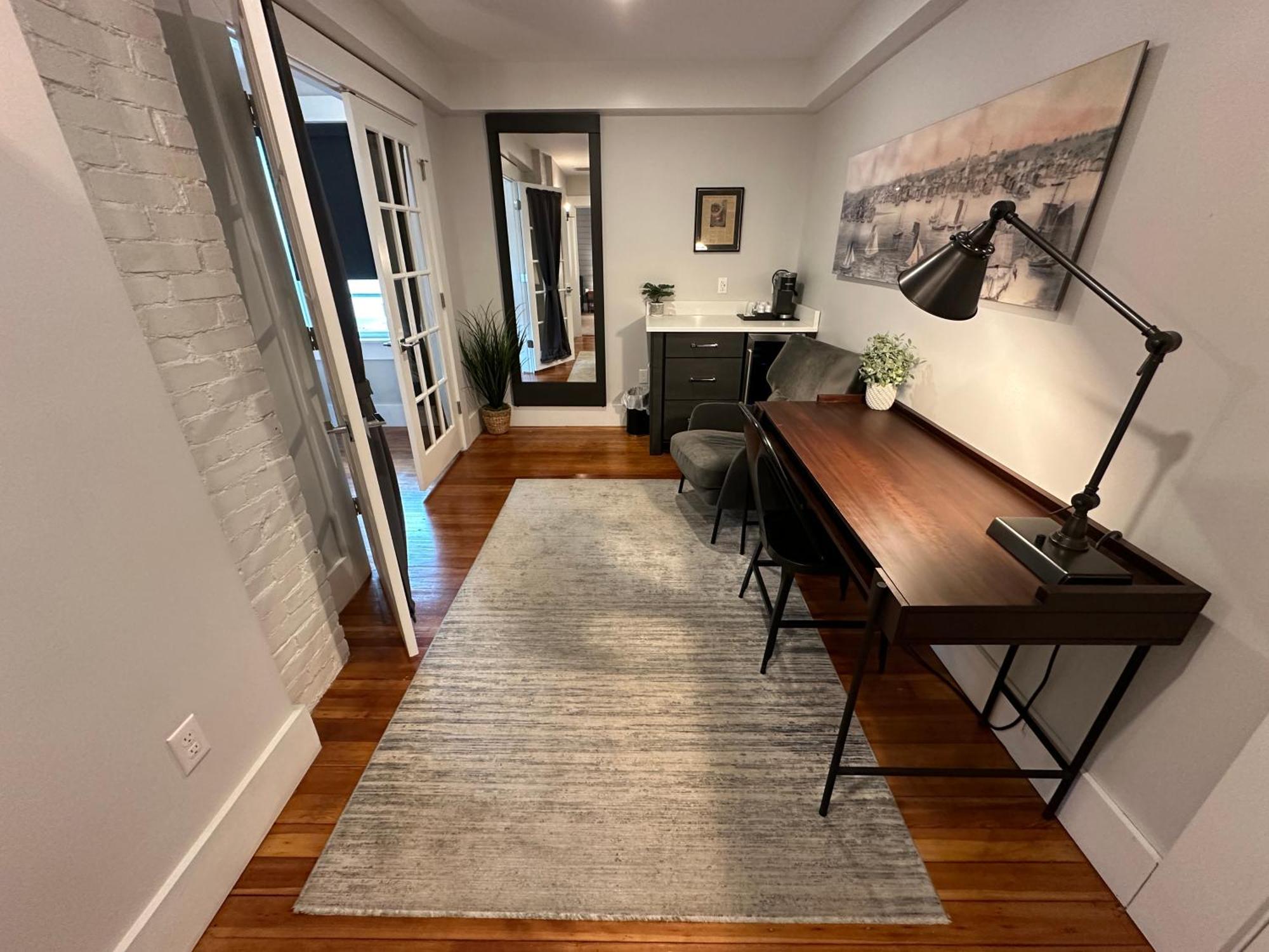 Entire Modern 7 Unit 7 Bath Boutique Inn 뉴포트 외부 사진