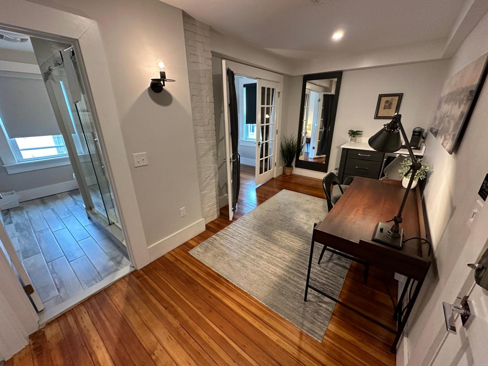 Entire Modern 7 Unit 7 Bath Boutique Inn 뉴포트 외부 사진