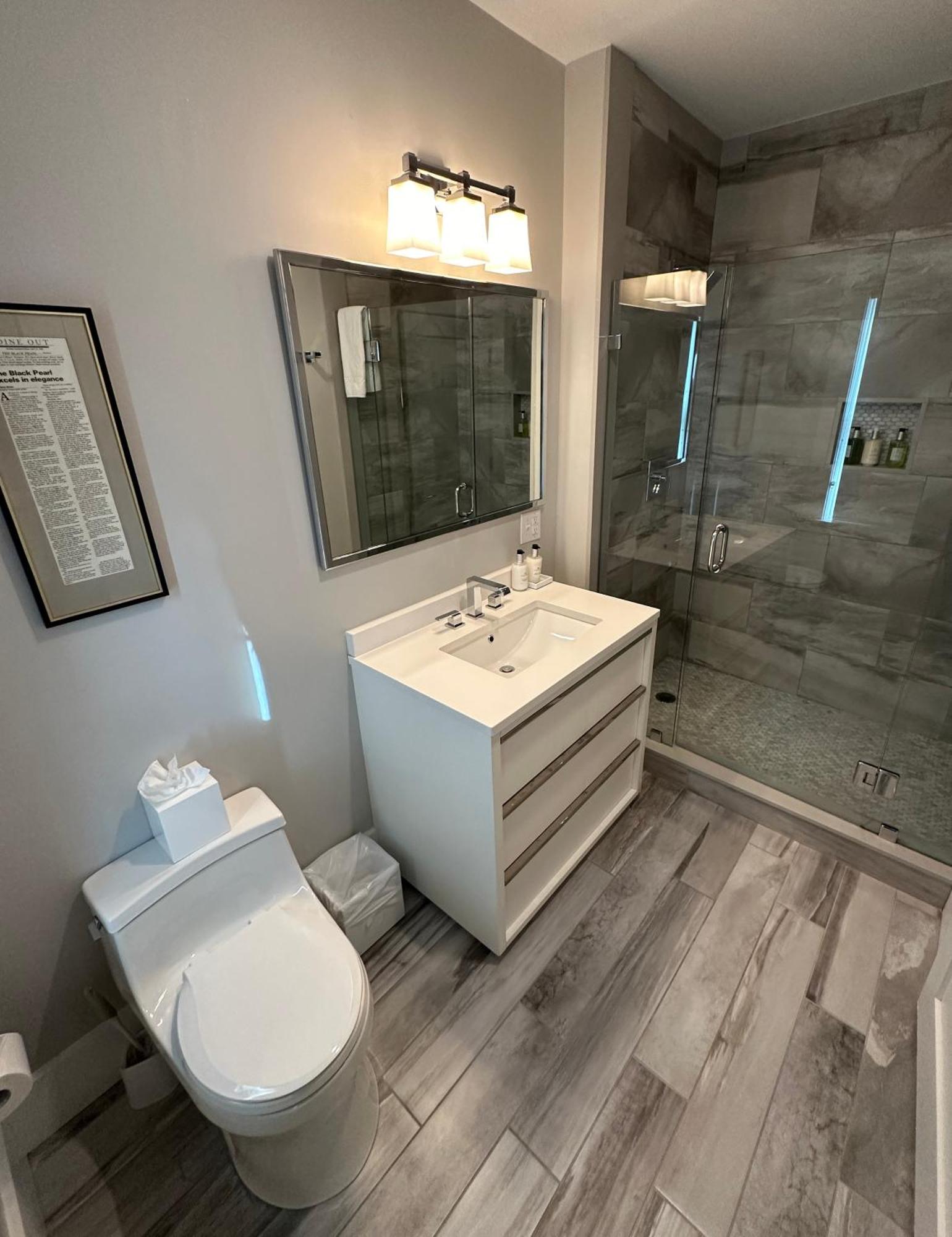 Entire Modern 7 Unit 7 Bath Boutique Inn 뉴포트 외부 사진