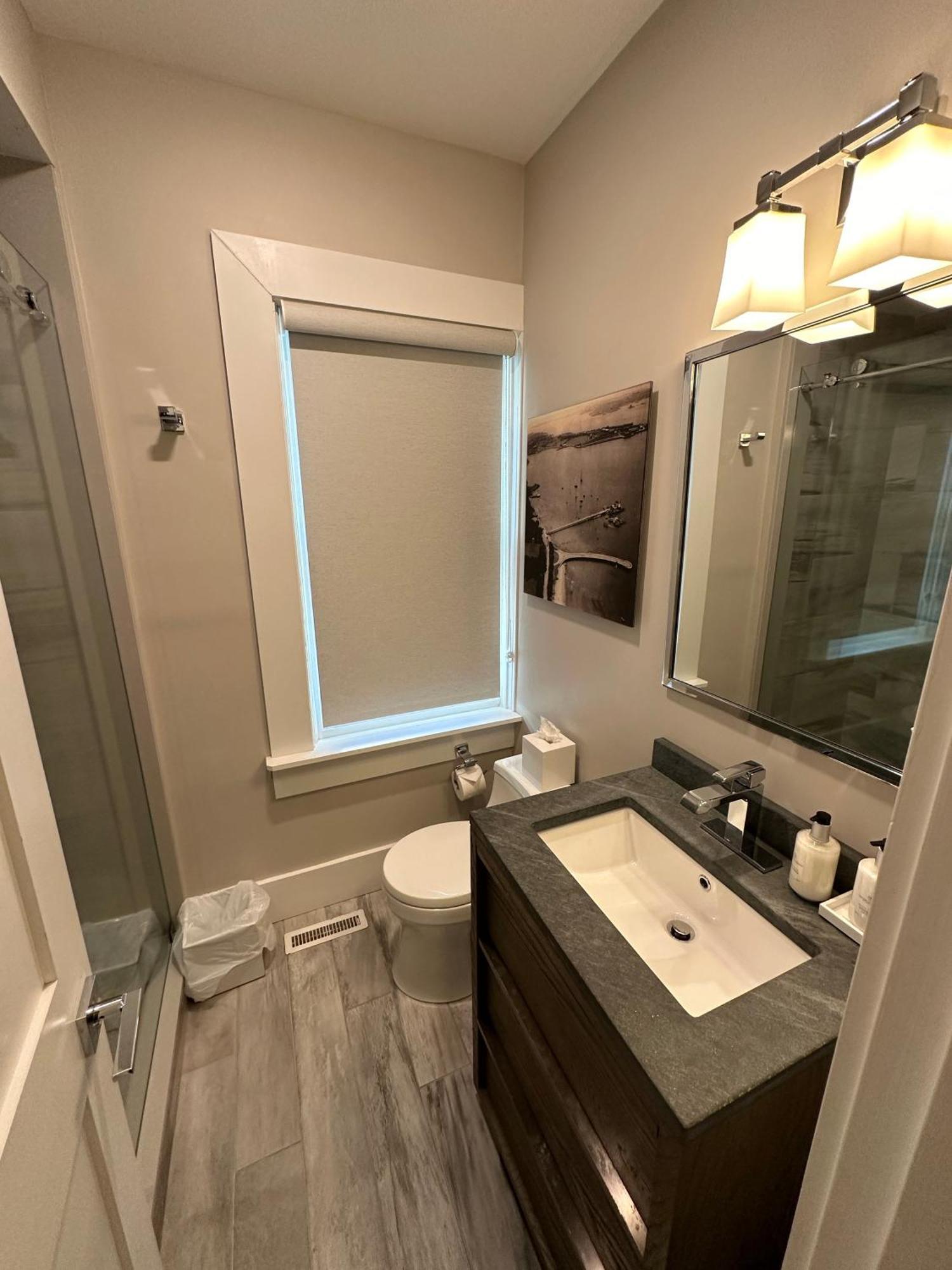 Entire Modern 7 Unit 7 Bath Boutique Inn 뉴포트 외부 사진