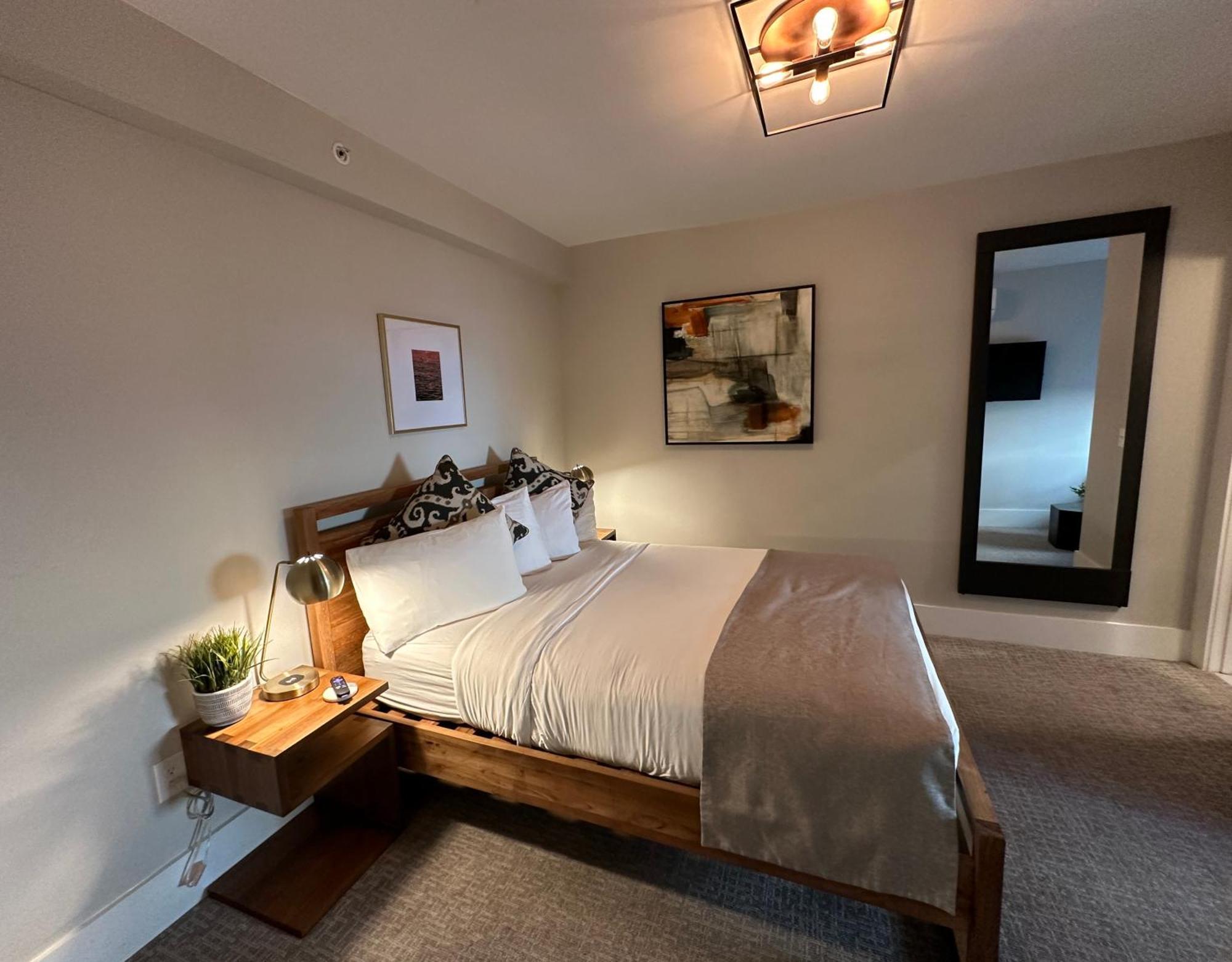 Entire Modern 7 Unit 7 Bath Boutique Inn 뉴포트 외부 사진