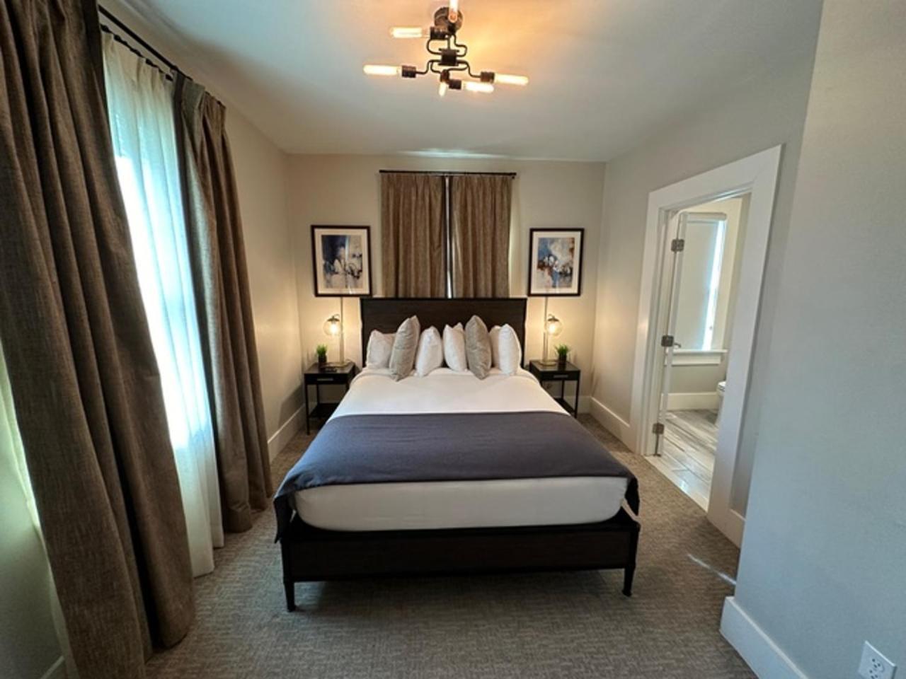 Entire Modern 7 Unit 7 Bath Boutique Inn 뉴포트 외부 사진
